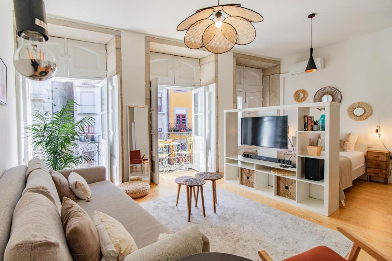 Virtudes Flat W/ Ac & Balcony By Lovelystay Porto Exterior photo