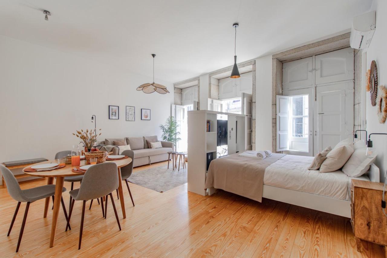 Virtudes Flat W/ Ac & Balcony By Lovelystay Porto Exterior photo