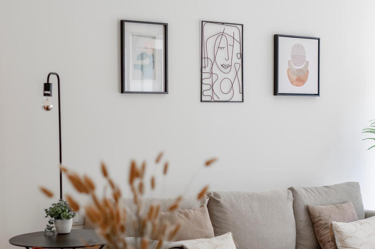 Virtudes Flat W/ Ac & Balcony By Lovelystay Porto Exterior photo